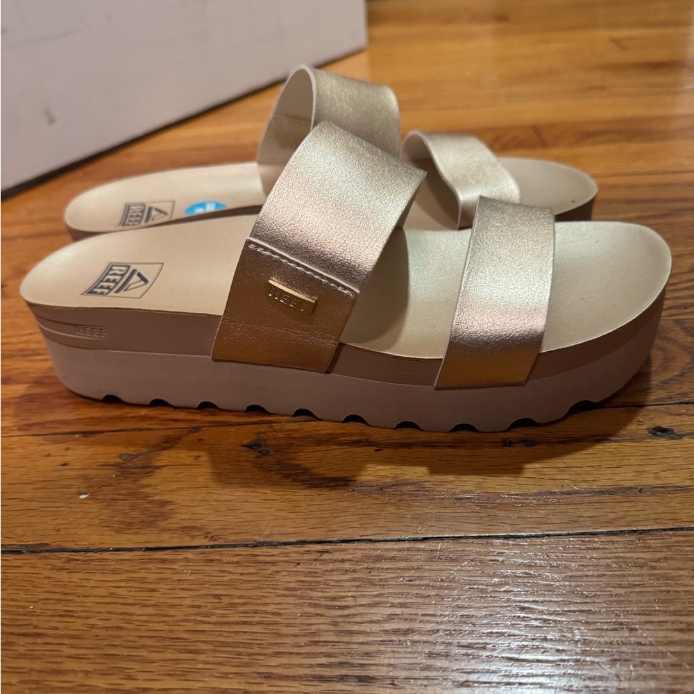 Reef Platform Sandles.